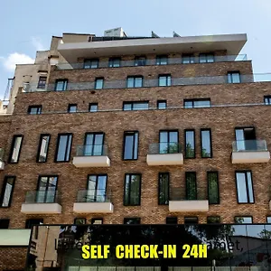 Cm111apparthotel Апарт-отель Бухарест