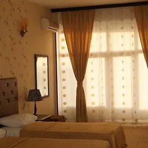 Otel Avand, Bakü